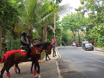 Potret Polisi Berkuda Amankan Jalanan Nusa Dua Sukseskan G20 Bali