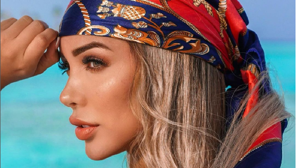 8 Potret Miss Peru yang Busananya Diusili Monyet Saat Liburan ke Bali