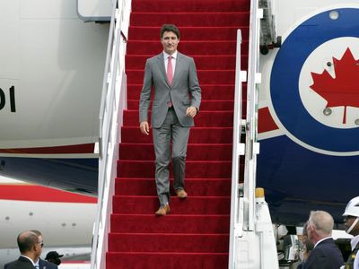 Gaya Pemimpin Dunia Tiba di KTT G20 Bali, Pakai Jas Sampai Baju Tradisional