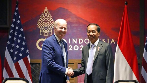 Jokowi dan Joe Biden Bertemu di Bali, Begini Momennya
