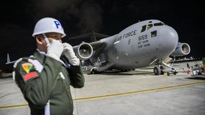 Potret Pesawat Angkut Berat AS Parkir di Bali