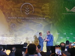 Jokowi Raih Penghargaan Global Citizen Award Jelang KTT G20 Bali Jokowi Raih Penghargaan Global Citizen Award Jelang KTT G20 Bali
