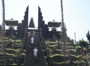 Mengenal Pura Gelap Besakih, Kompleks Pura Terbesar di Bali