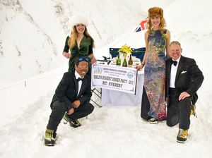 5 Aksi Konyol Ini Dilakukan Hanya Demi Pecahkan Rekor Makan