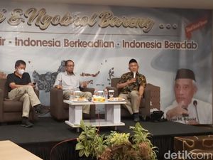 Relawan Anies Se-Jatim Blak-blakan Alasan Undang Rocky Gerung ke Surabaya Relawan Anies Se-Jatim Blak-blakan Alasan Undang Rocky Gerung ke Surabaya