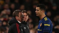 Kalau anda bukan pelatih, bagaimana bisa menangani klub seperti Manchester United? Aku bahkan belum pernah dengar namanya, ceplos Ronaldo lagi soal Rangnick, masih dalam wawancara dengan Piers Morgan. Foto: Manchester United via Getty Imag/Matthew Peters