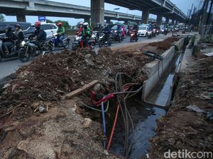 Sabar... Ini Biang Kerok Macet di Kalimalang