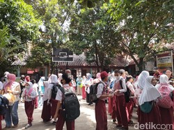 SDN Pocin 1 Digusur Jadi Masjid, Menko PMK: Asal Ganti yang Lebih Bagus