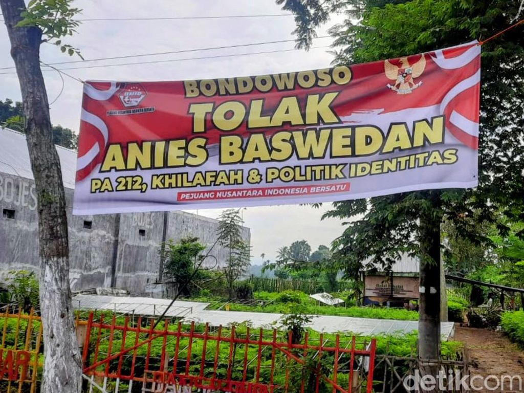 Geramnya Relawan Anies Baswedan Lihat Spanduk Tolak Anies di Bondowoso
