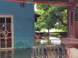 Penampakan Tanggul Jebol yang Bikin Perumahan di Tangerang Terendam Banjir