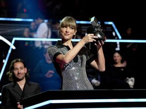 Membongkar Sudut Pandang Taylor Swift Sebagai Sutradara Membongkar Sudut Pandang Taylor Swift Sebagai Sutradara