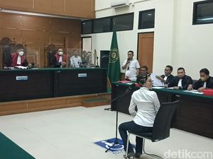 Nikita Mirzani Ajukan Keberatan Didakwa Cemarkan Nama Baik Dito Mahendra