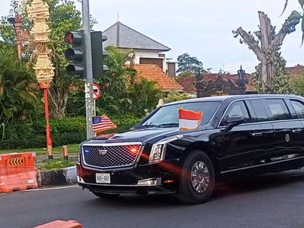 Gagahnya The Beast Joe Biden Menarik Perhatian di Jalanan Nusa Dua