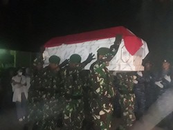 Jenazah Danrem 161/Wirasakti Kupang Diterbangkan Ke Jakarta
