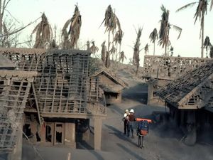 Cerita dari Penyintas Letusan Galunggung: Setahun di Pengungsian