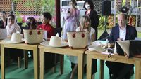 8 Gaya Ibu Negara Dunia Kumpul Bareng di KTT G20 Bali, Menghias Tas