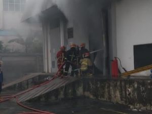 Gardu Listrik di Stasiun Parung Panjang Sempat Terbakar Akibat Korsleting