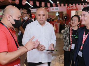 Menteri Teten Masduki Tinjau Bazar UMKM di Bali