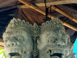 Menilik Proses Pembuatan Patung Wisnu Murti Karya Seniman Nyoman Sudarwa