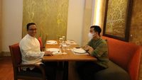 Potret Anies dan Gibran Sarapan Bareng di Solo