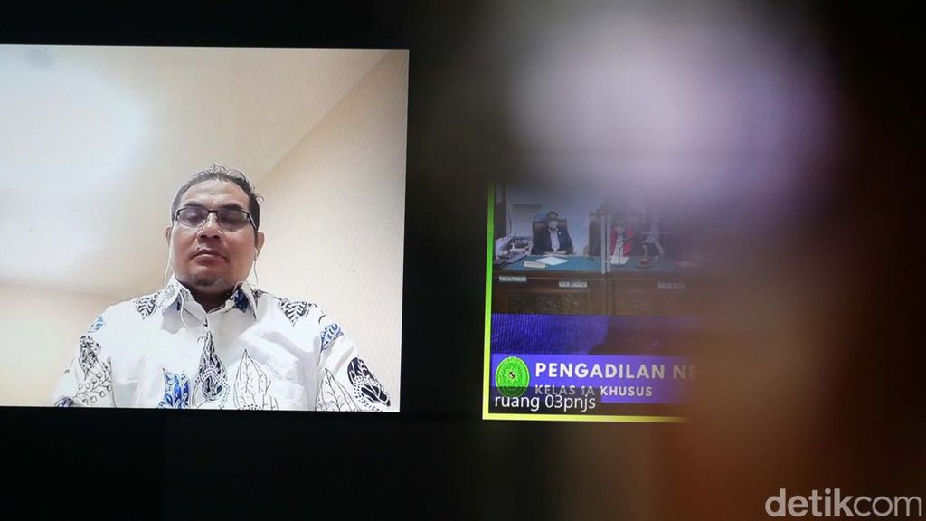 Presiden ACT Ibnu Khajar Didakwa Gelapkan Dana Rp 117 M Presiden ACT Ibnu Khajar Didakwa Gelapkan Dana Rp 117 M