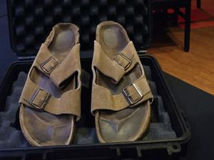 Sandal Bekas Salah Satu Pendiri Apple Steve Jobs Terjual Rp 3 M Lebih