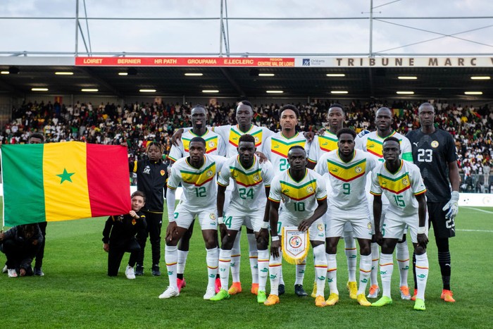 ORLEANS, FRANCE - SEPTEMBER 24: Senegal pre match team photo, from top right: Pathe Ciss, Pape Gueye, Abdou Diallo, Pape Matar Sarr, Kalidou Koulibaly, Alfred Gomis, bottom line from left Fodé Ballo-Touré, Moustapha Name, Sadio Mane, Boulaye Dia, Krepin Diatta during the international friendly match between Senegal and Bolivia at Omnisports Stadium Source on September 24, 2022 in Orleans, France. (Photo by Sebastian Frej/MB Media/Getty Images)