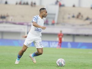 Resmi! Titus Bonai Lepas Seragam PSIS Semarang Resmi! Titus Bonai Lepas Seragam PSIS Semarang