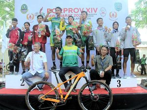 Tim Sepeda Cross Karawang Sabet Emas di Porprov XIV Jabar Tim Sepeda Cross Karawang Sabet Emas di Porprov XIV Jabar