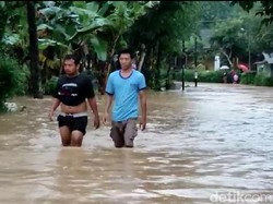 Hujan Deras di Pacitan, Belasan Rumah Kebanjiran-Jembatan Desa Putus