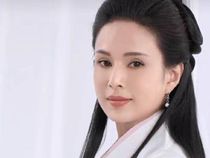 8 Potret Awet Muda Carman Lee, Pemeran Bibi Lung yang Tak Menua di Usia 56 8 Potret Awet Muda Carman Lee, Pemeran Bibi Lung yang Tak Menua di Usia 56