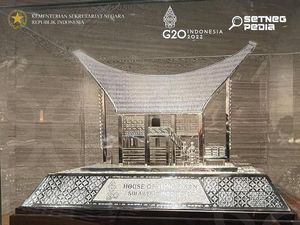 Melihat 7 Cendera Mata untuk Delegasi G20, Ada Kerajinan Perak Tongkonan Melihat 7 Cendera Mata untuk Delegasi G20, Ada Kerajinan Perak Tongkonan