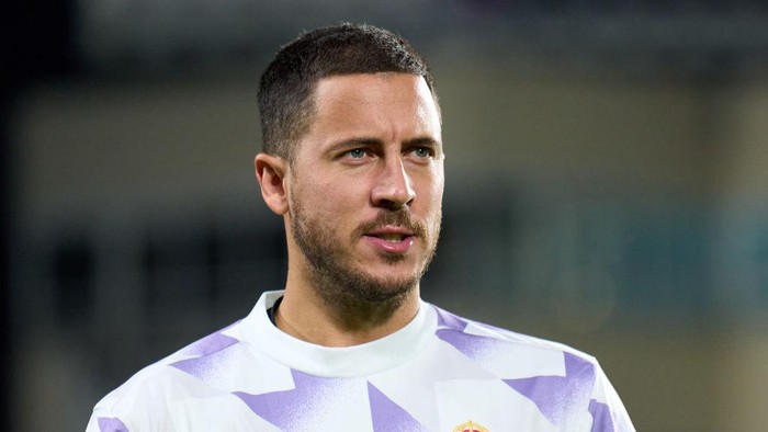 MADRID, SPAIN - NOVEMBER 07: Eden Hazard of Real Madrid looks on prior to the LaLiga Santander match between Rayo Vallecano and Real Madrid CF at Campo de Futbol de Vallecas on November 07, 2022 in Madrid, Spain. (Photo by Angel Martinez/Getty Images)