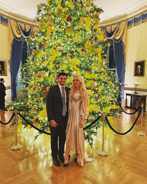 Gaya Tiffany Trump dan Michael Boulos/