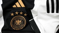 Jerman memiliki Asosiasi Sepak Bola Jerman atau eutscher Fussball-Bund (DFB). DFB didirikan pada tahun 1900 dan secara resmi bergabung dengan FIFA pada 1904.