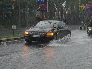 Delegasi G20 Terobos Banjir, PU Badung Siapkan Pompa hingga 20 November Delegasi G20 Terobos Banjir, PU Badung Siapkan Pompa hingga 20 November