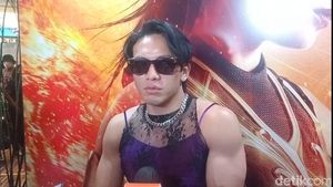 Nyentrik! Jefri Nichol Pakai Tanktop Ketat Pamer Otot