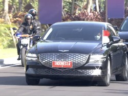 Bukan Mercy Antipeluru, Jokowi Pakai Mobil Listrik di KTT G20 Bali