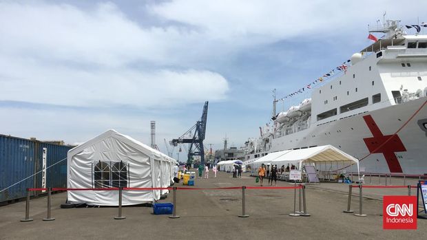 Kapal rumah sakit China di Dermaga JICT II