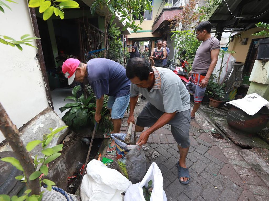 Gerakan Surabaya Bergerak Ajak Warga Gotong Royong Jaga Lingkungan