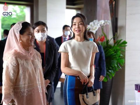 Kim Keon Hee dan Ibu Iriana Jokowi