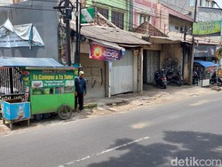 2 Mayat Pria Tergeletak di Jalan Sudirman Dibawa ke RS Sartika Asih