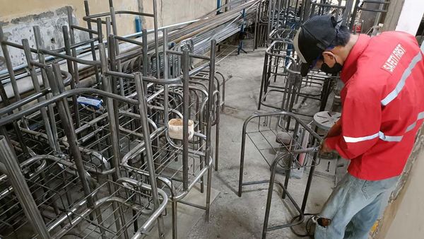 Melihat Produksi Meja dan Kursi Binaan YDBA