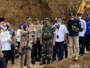Mensos Risma Salurkan Bantuan ke Korban Bencana di Sukabumi