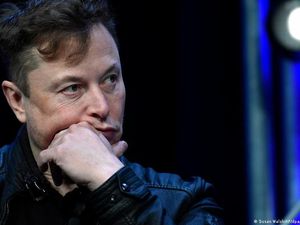 Saham Tesla Anjlok dan Kehilangan Rp 3,1 Triliun, Ini Alasannya