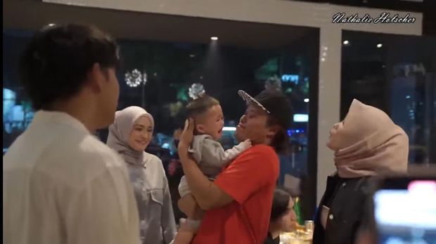 Nathalie Holscher Datang ke Ultah Sule Nathalie Holscher Datang ke Ultah Sule