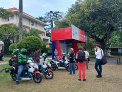 Ojol Listrik Girang! Narik Penumpang di G20 Dapat Gaji Setiap Hari