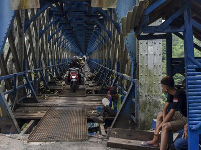 Jembatan Peninggalan Belanda di Ciamis Ini Tengah Diperbaiki