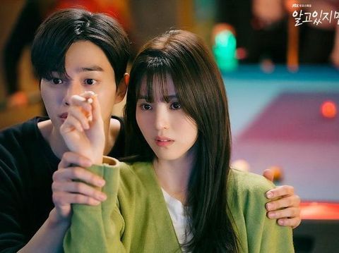 Potret Han So Hee dan Song Kang dalam drama Nevertheless