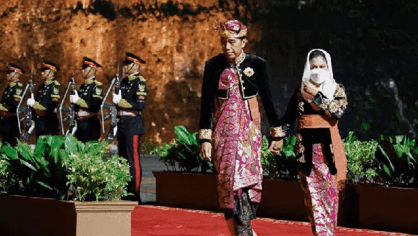 Potret Pemimpin Dunia Pakai Batik Saat Makan Malam KTT G20 Bali